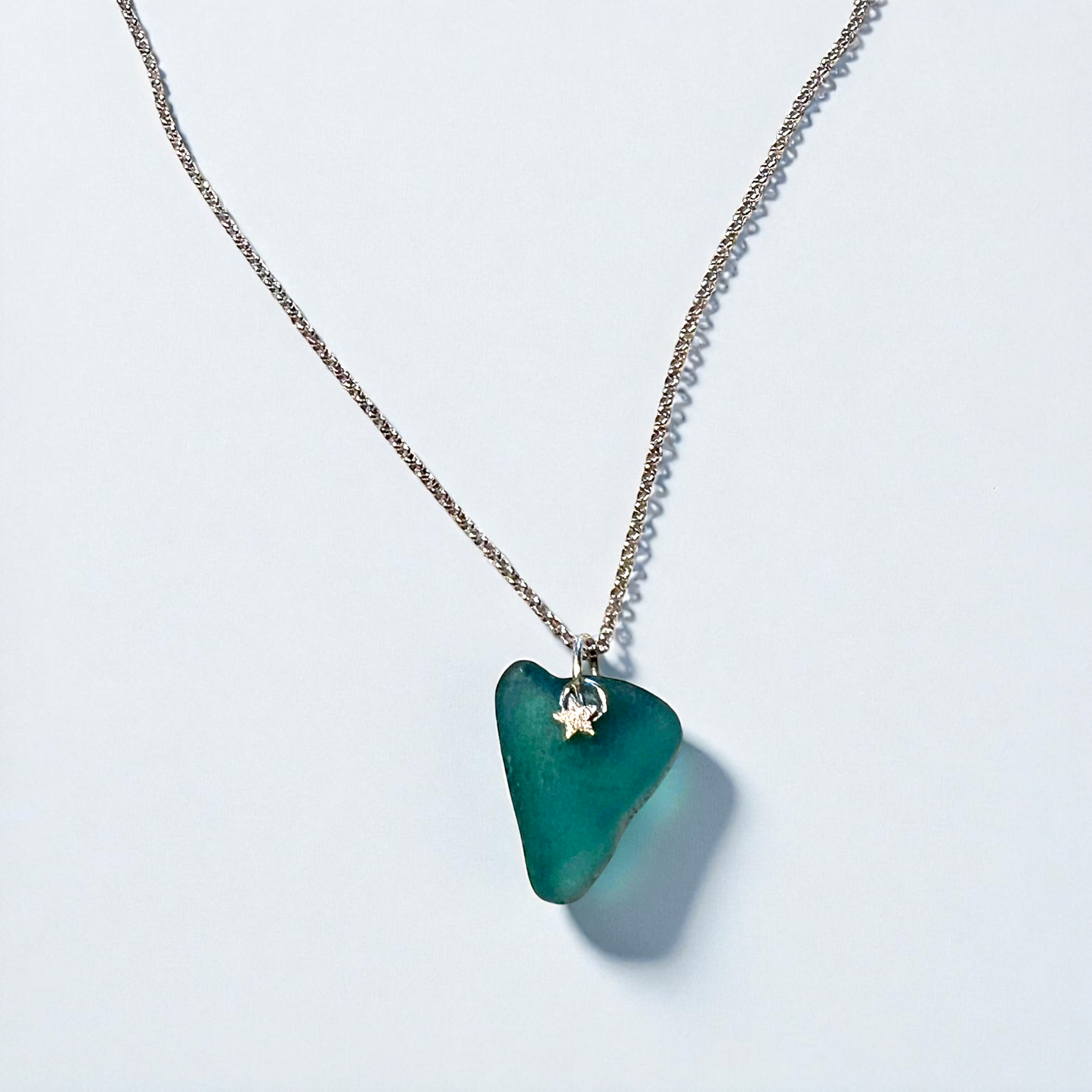 Silverhalsband med strandglas