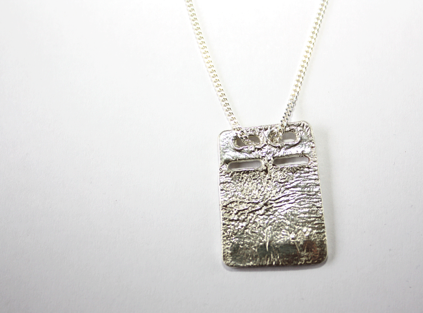 Silverhalsband Taggen