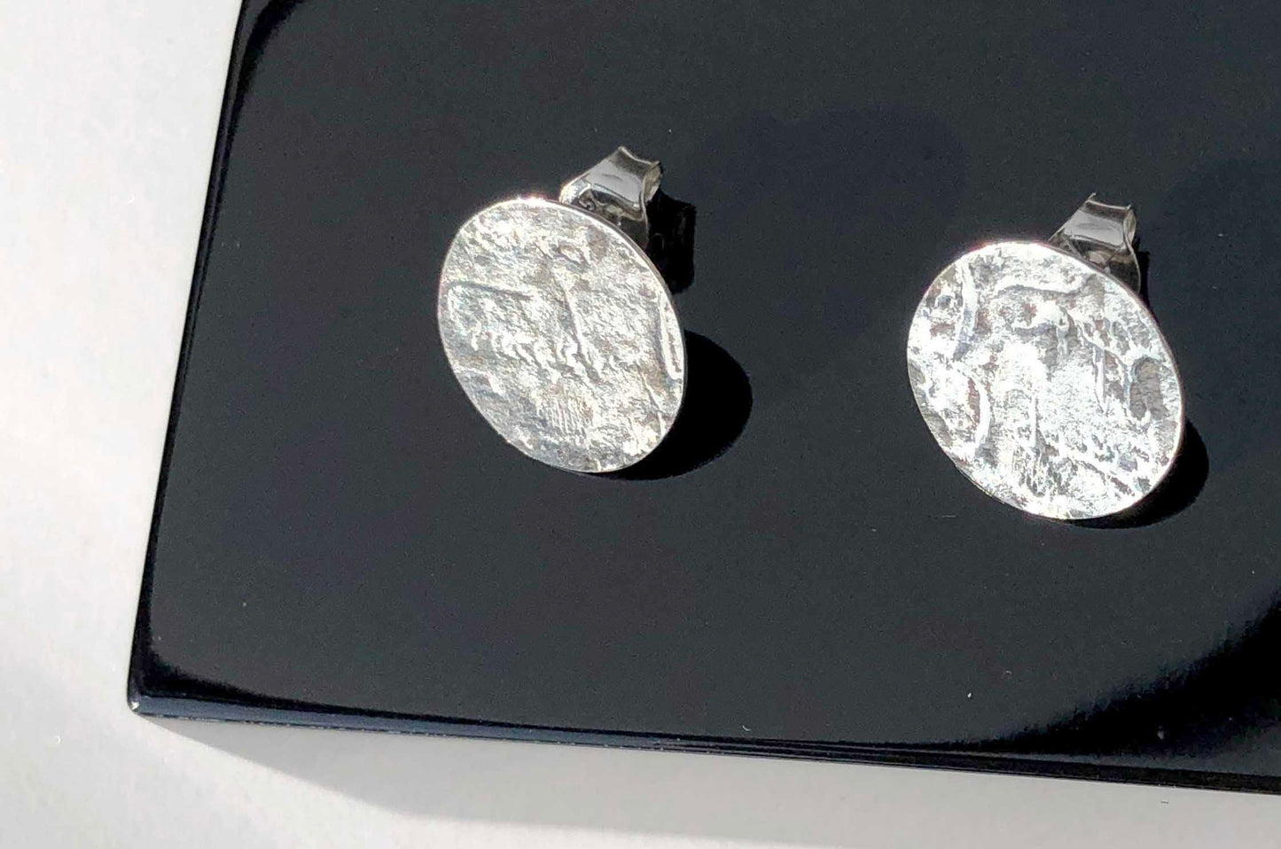 Silverörhängen Brev