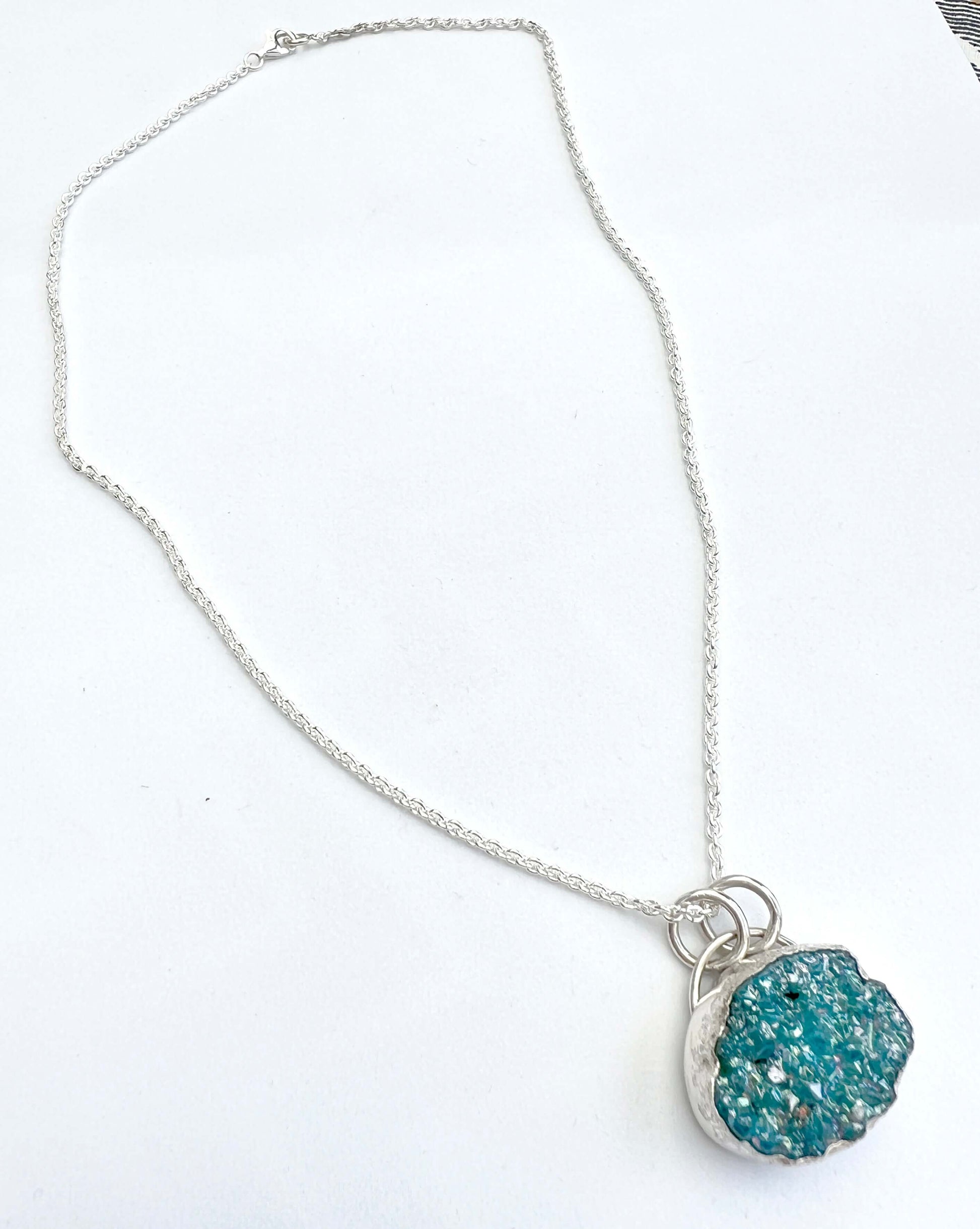 Silverhalsband med druzy agat