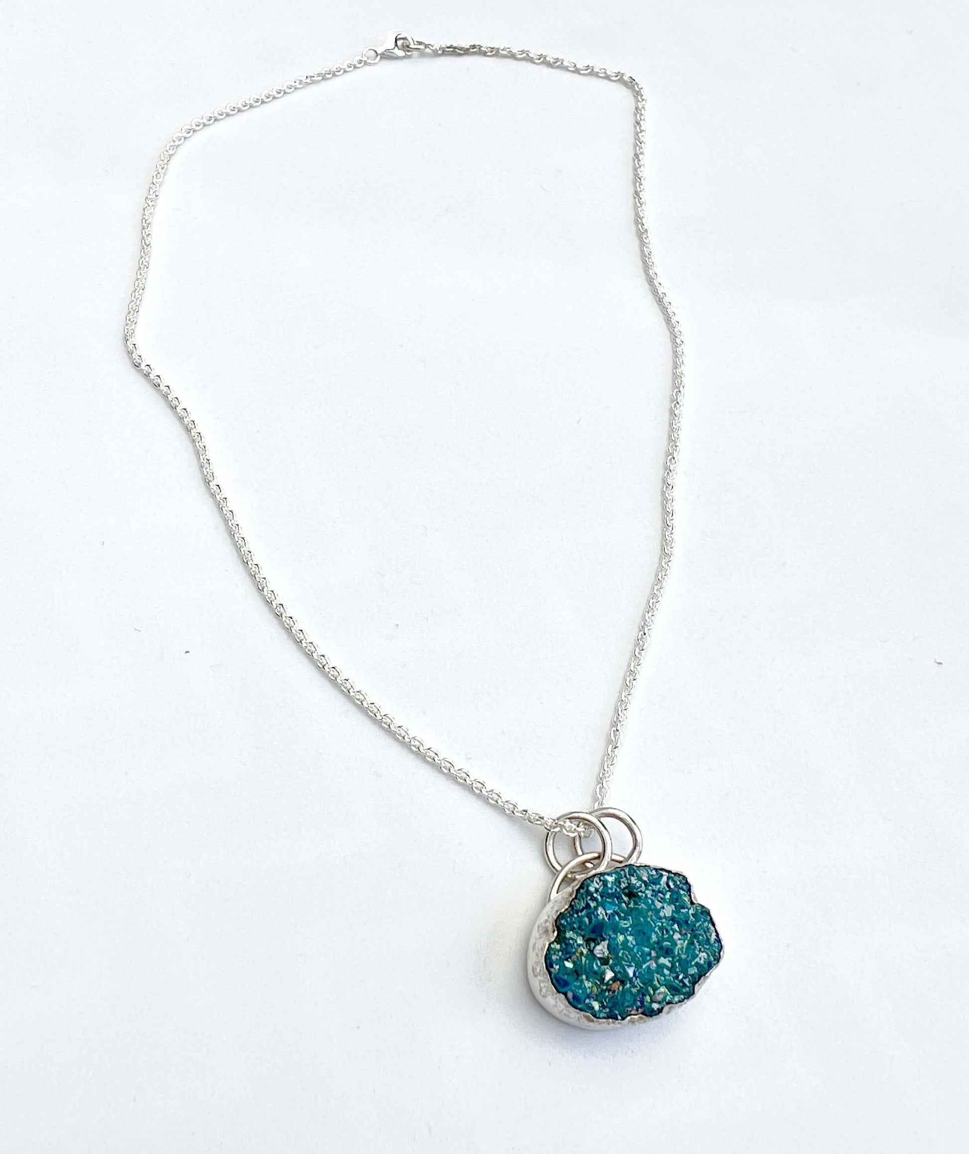 Silverhalsband med druzy agat