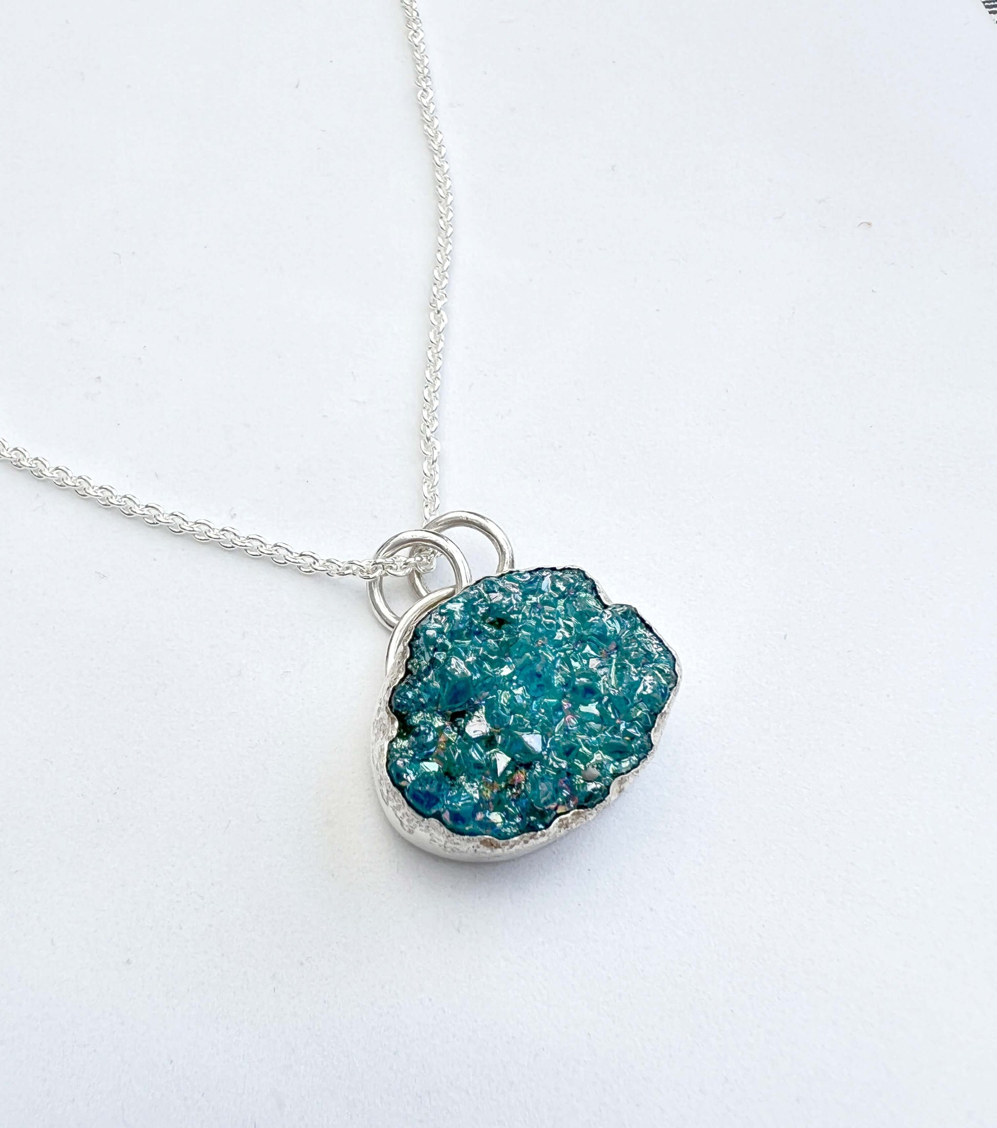 Silverhalsband med druzy agat