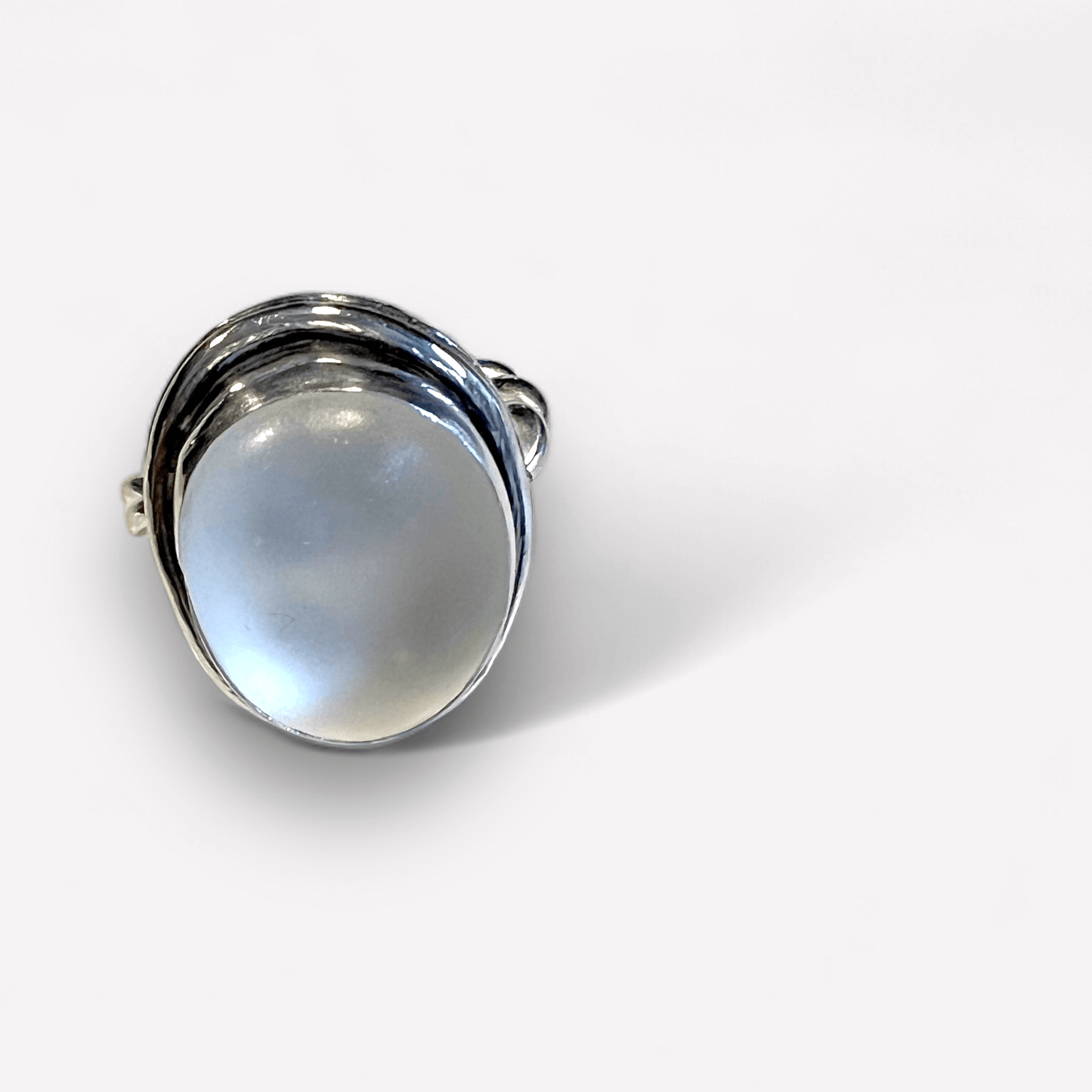 Silverring med vitt strandglas
