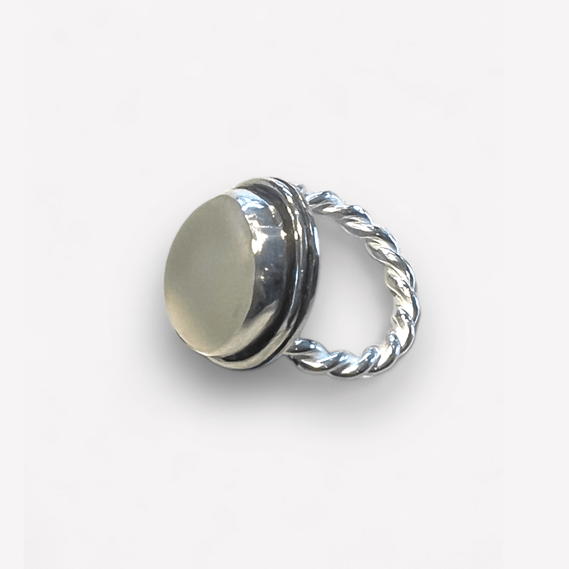 Silverring med vitt strandglas