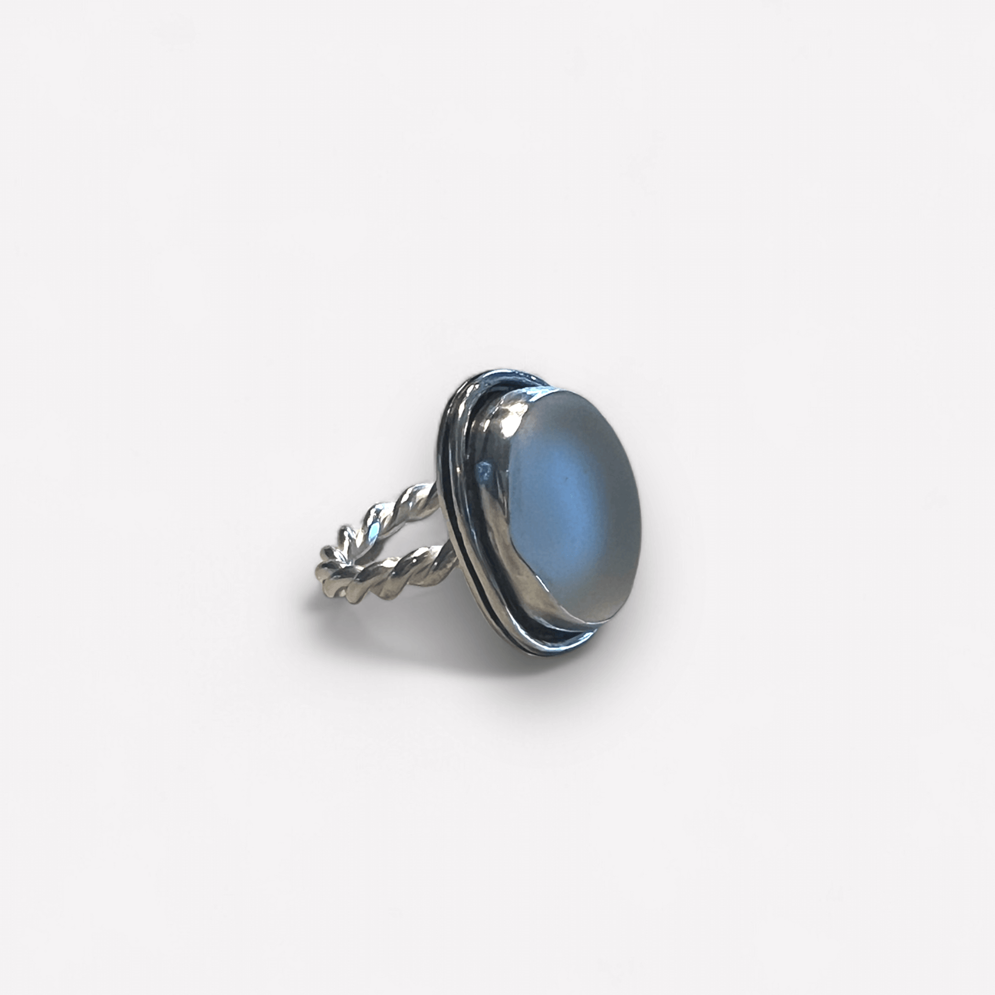Silverring med vitt strandglas