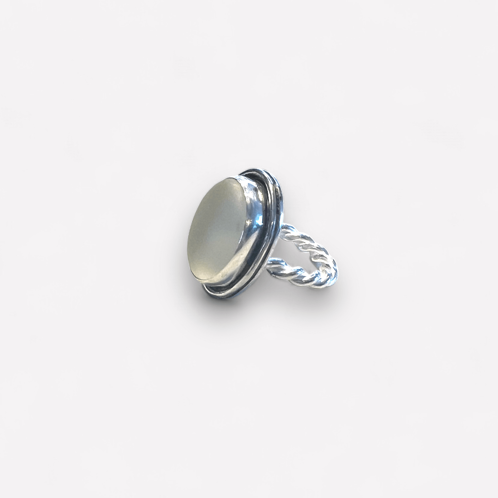 Silverring med vitt strandglas