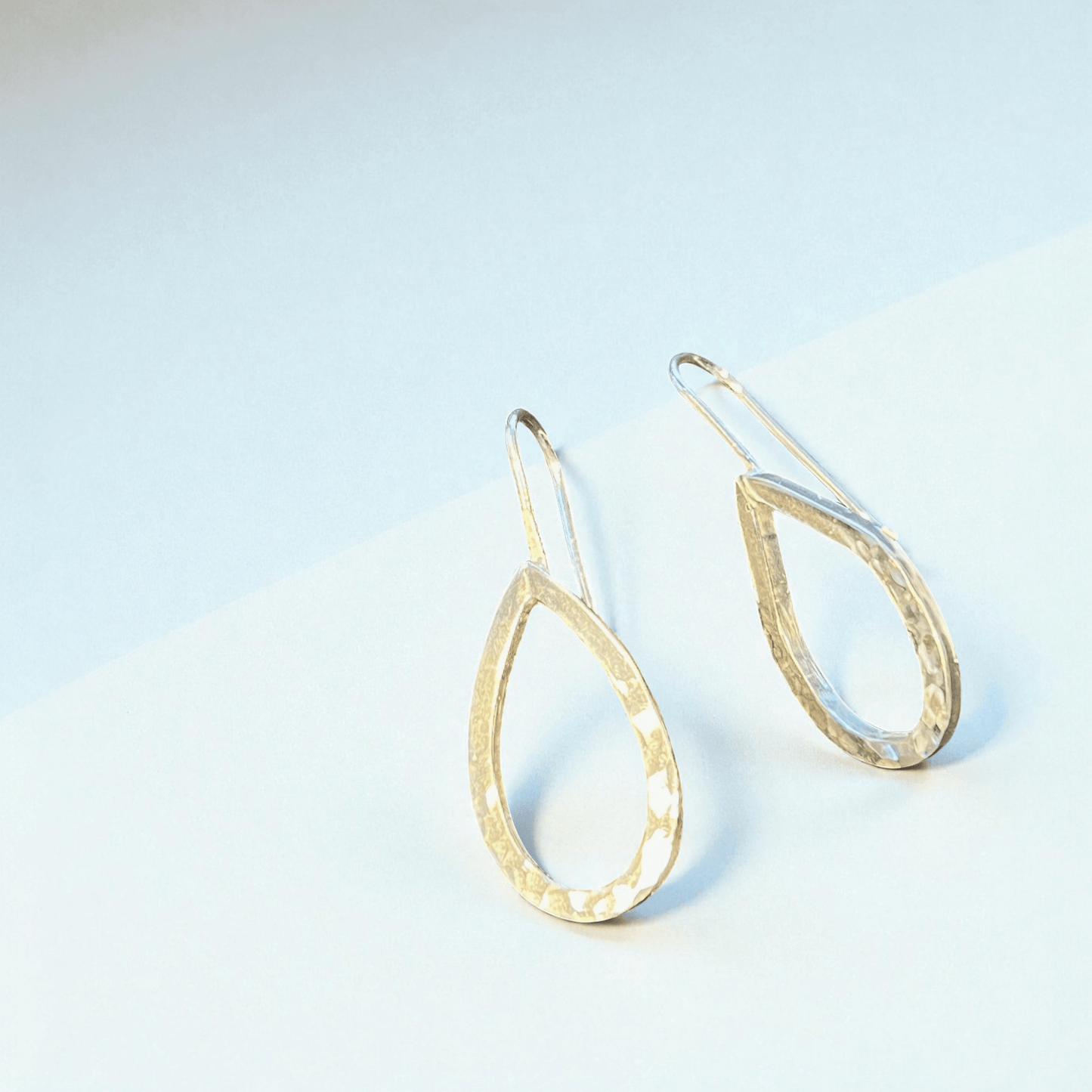 Långa silverörhängen vattendroppe Hav3