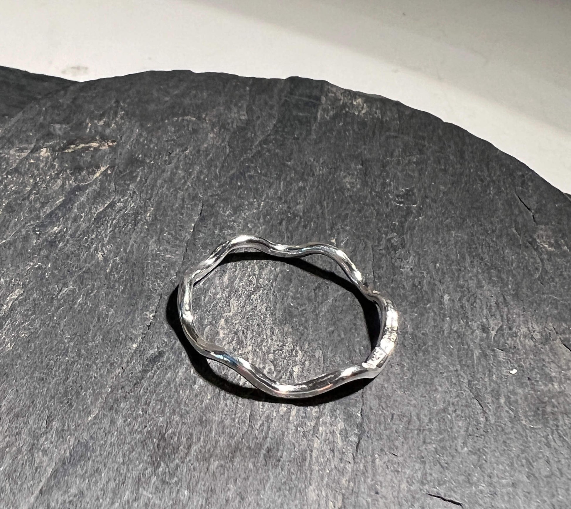 Tunn silverring Waves 1