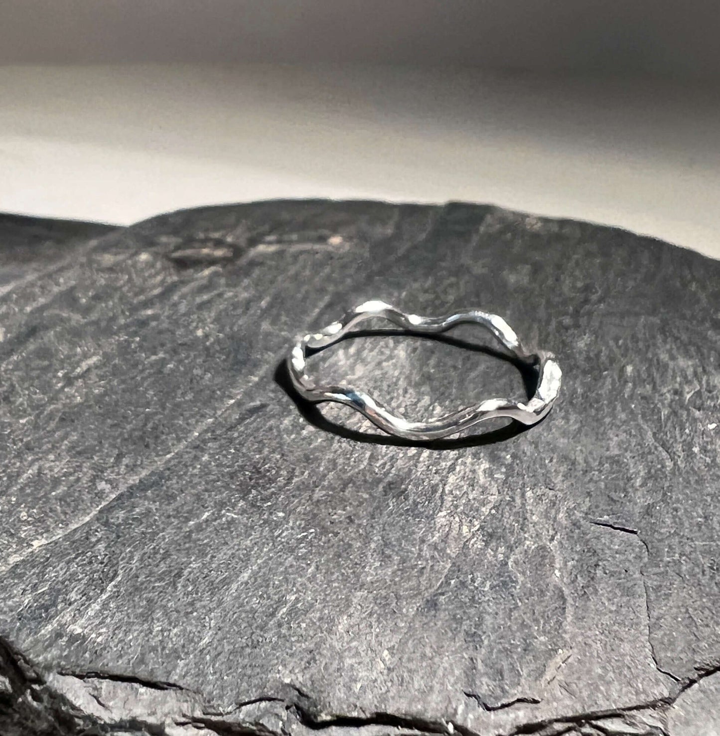 Tunn silverring Waves 1
