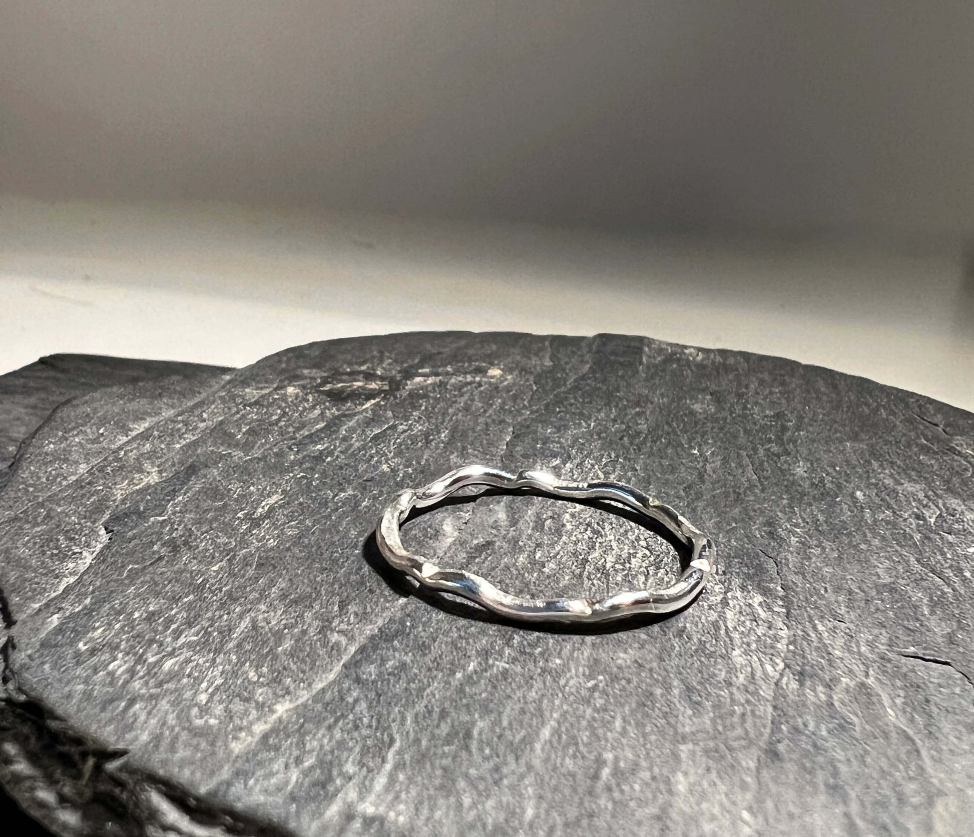 Tunn silverring Waves 2