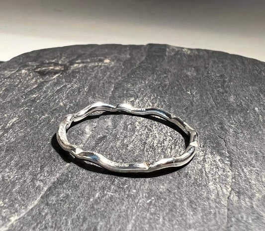 Tunn silverring Waves 2
