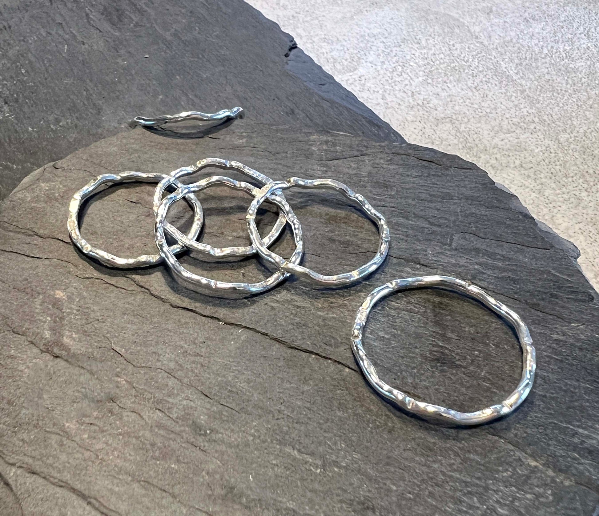 Tunn silverring Waves 2