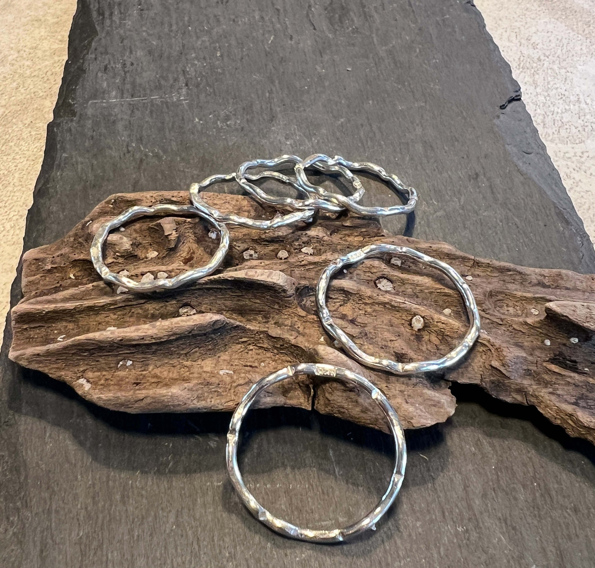 Tunn silverring Waves 2