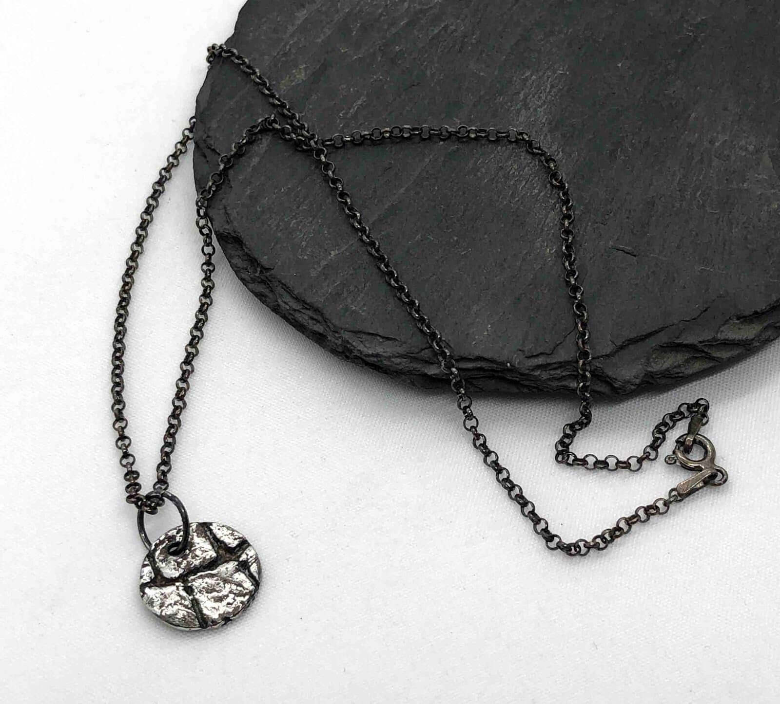 Silverhalsband Cobblestone 1