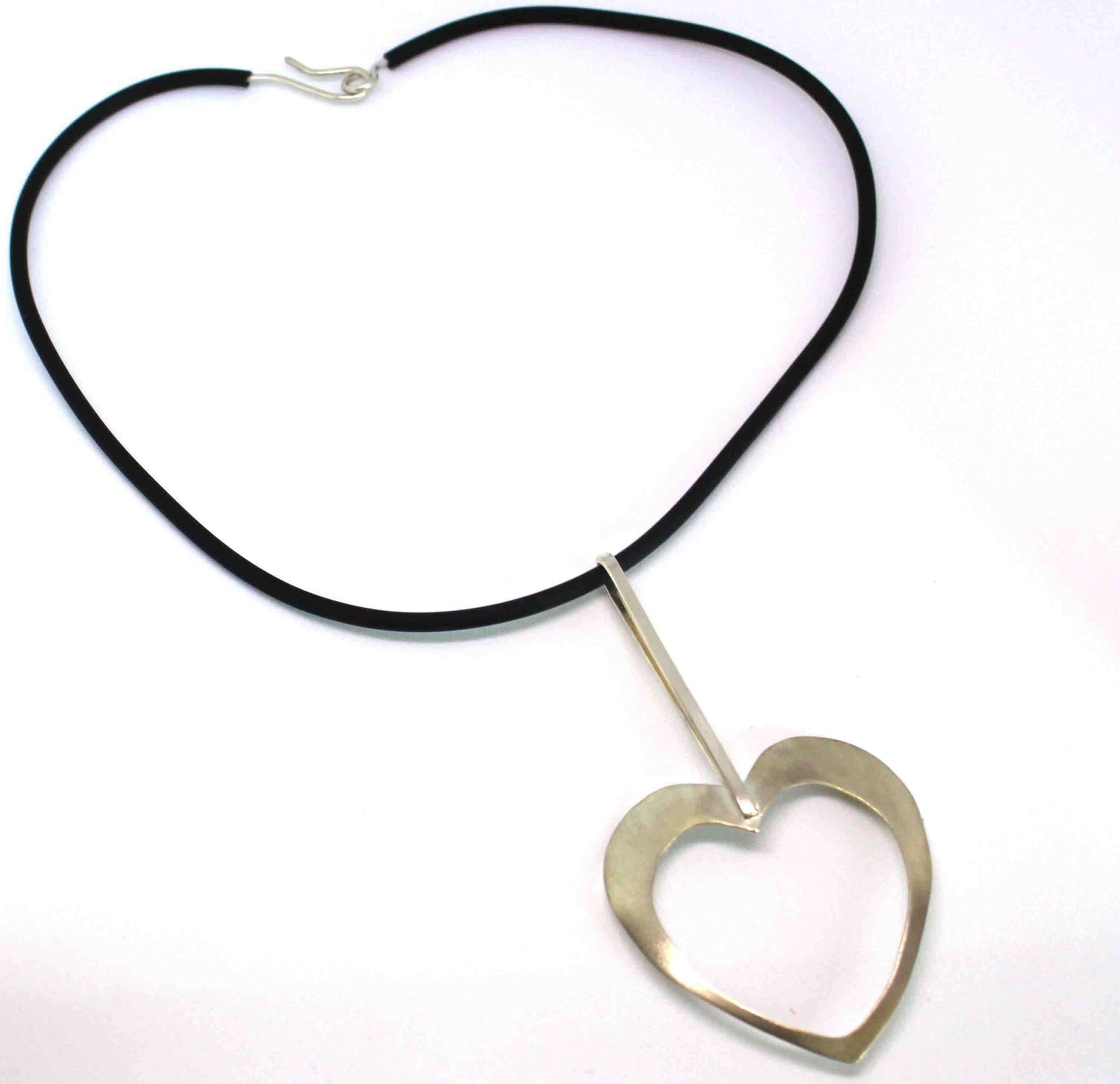 Silverhalsband Hjärtat (matt)