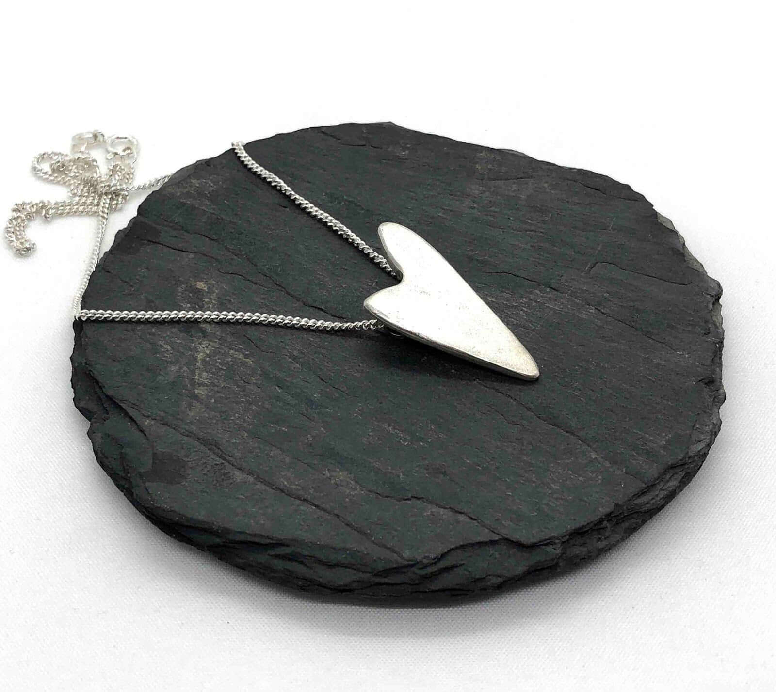 Silverhalsband Varma Hjärtat