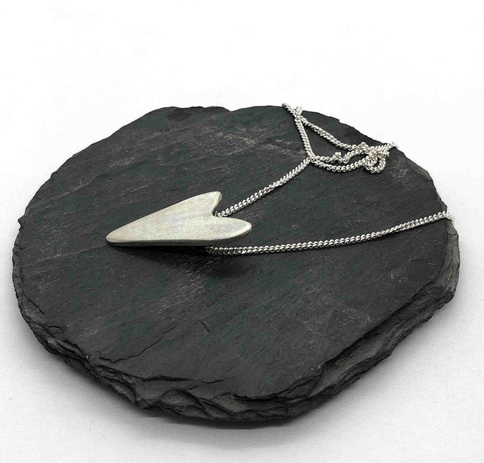 Silverhalsband Varma Hjärtat
