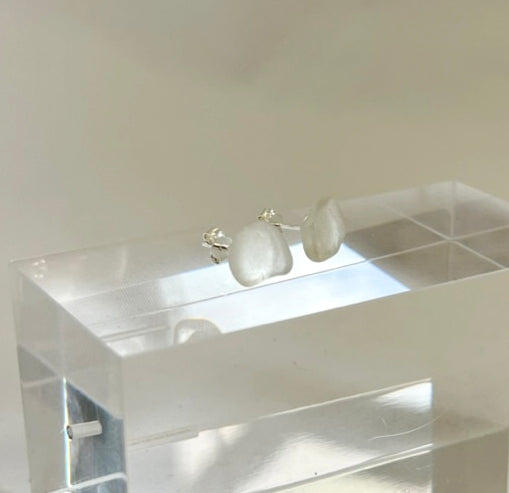 Silverörhängen med strandglas Pebbles-8