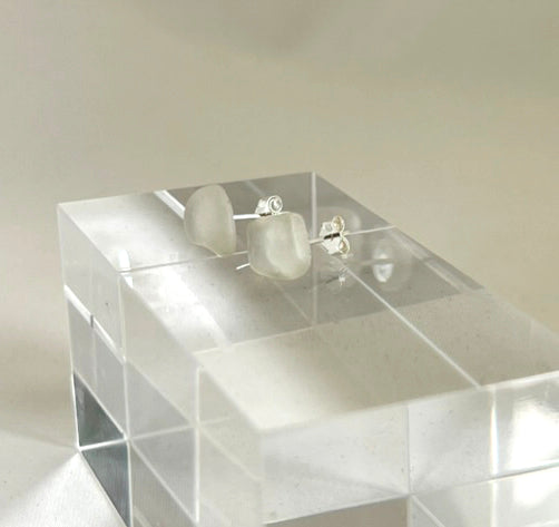 Silverörhängen med strandglas Pebbles-8