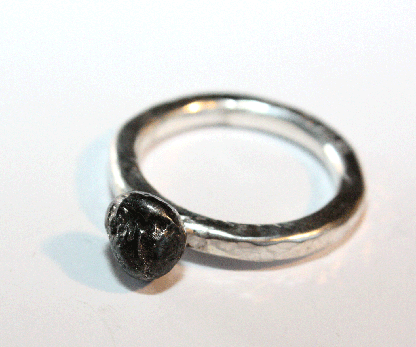 Silverring Black Ball