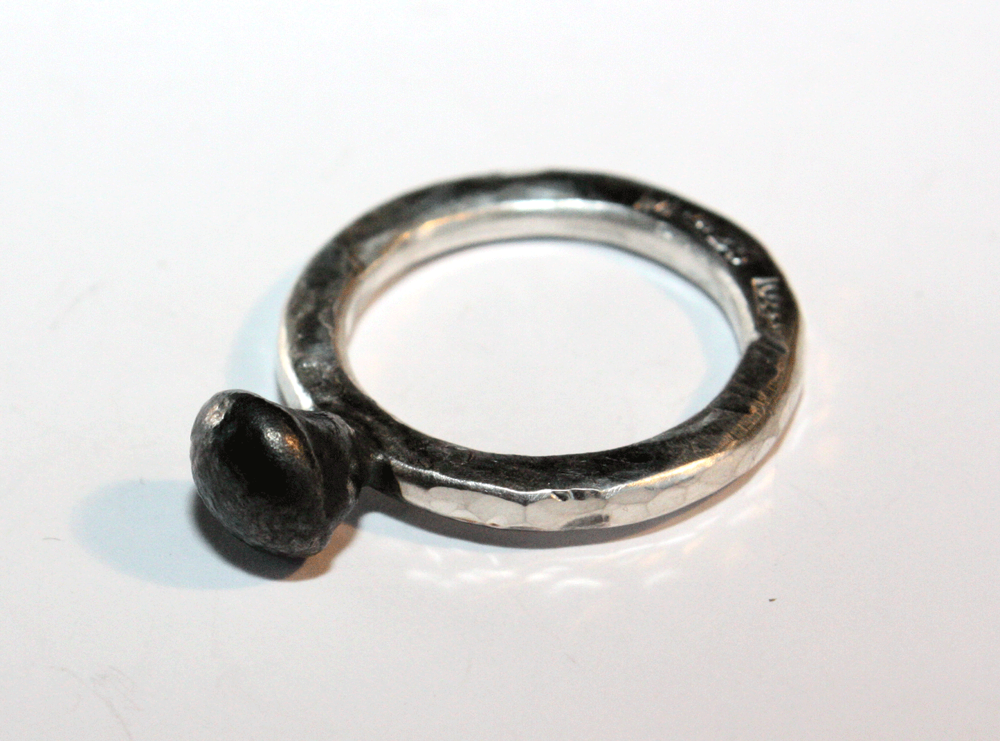 Silverring Black Ball