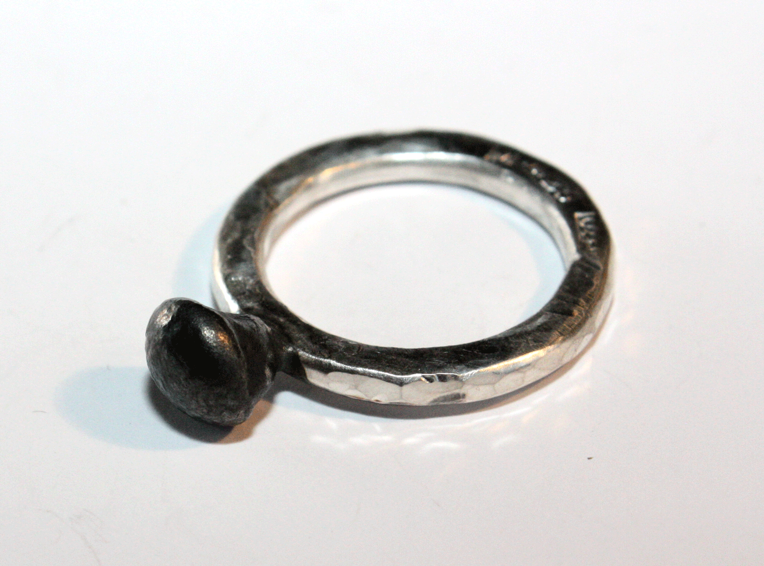 Silverring Black Ball